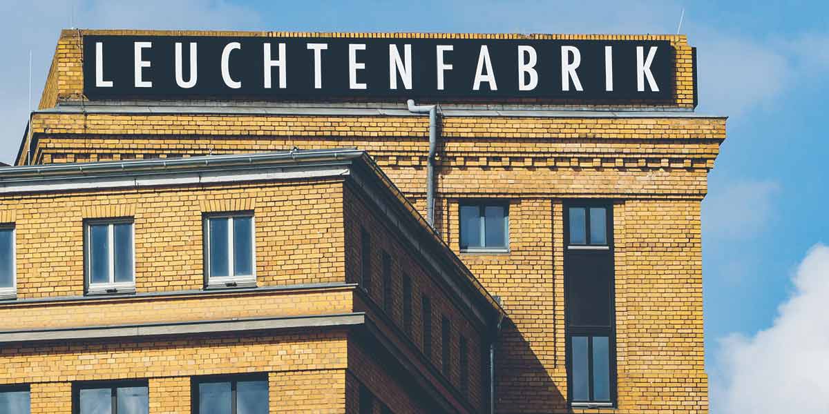 Fassade der Leuchtenfabrik